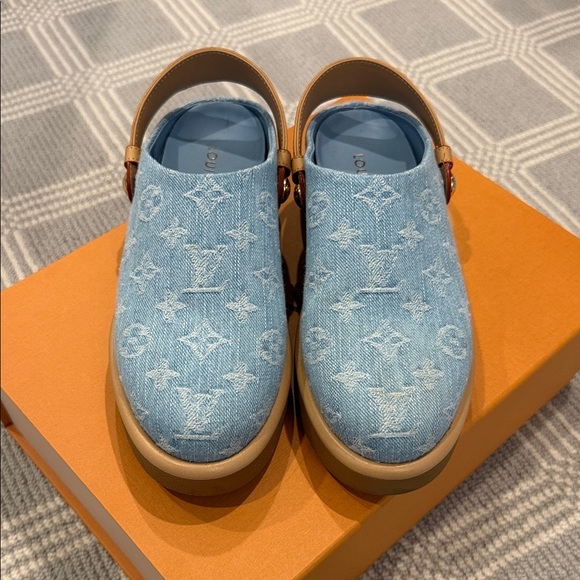 Louis Vuitton Aspen Platform Clogs with  Strap 38 - Picture 3 of 16